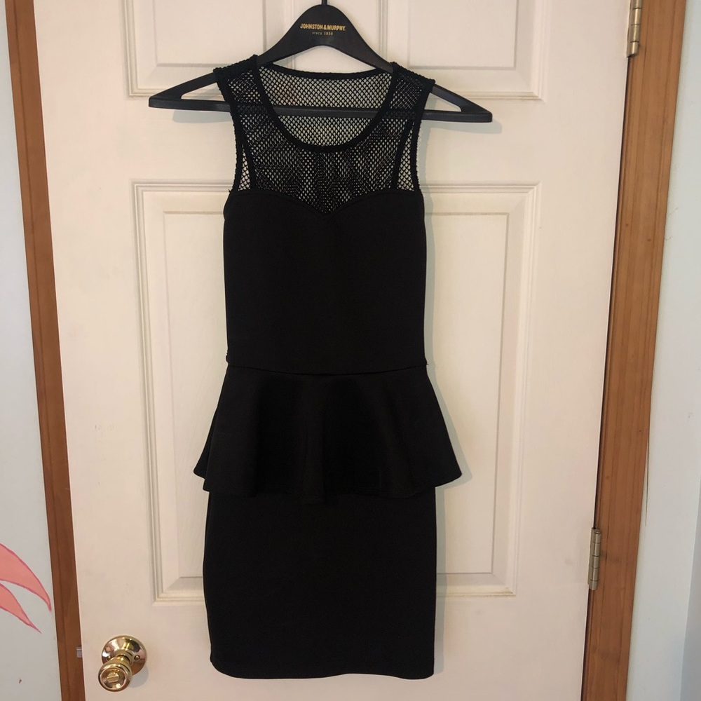 Black Sleeveless Dress